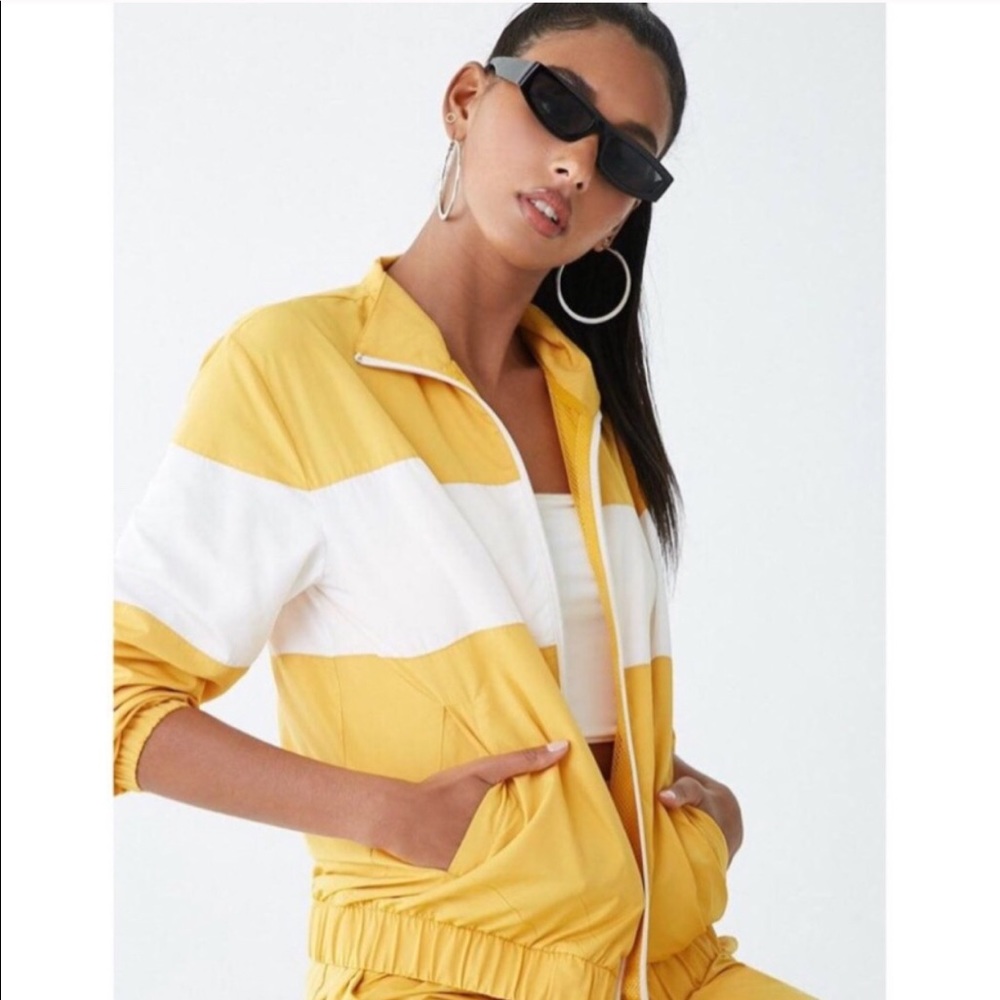 Forever 21 yellow and white cropped windbreaker💛